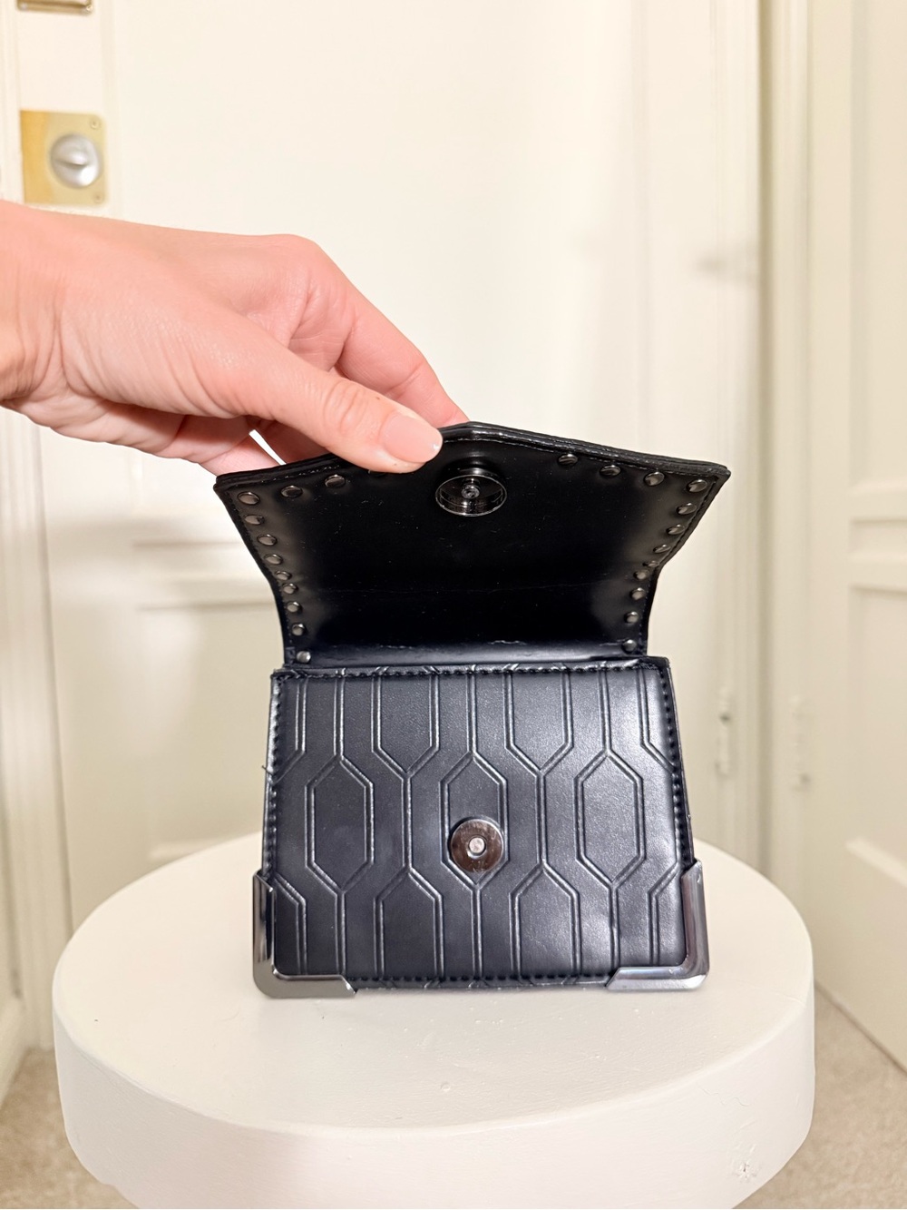 ALDO Glaeswen Snake Embellished Handbag - Picture 5 of 6